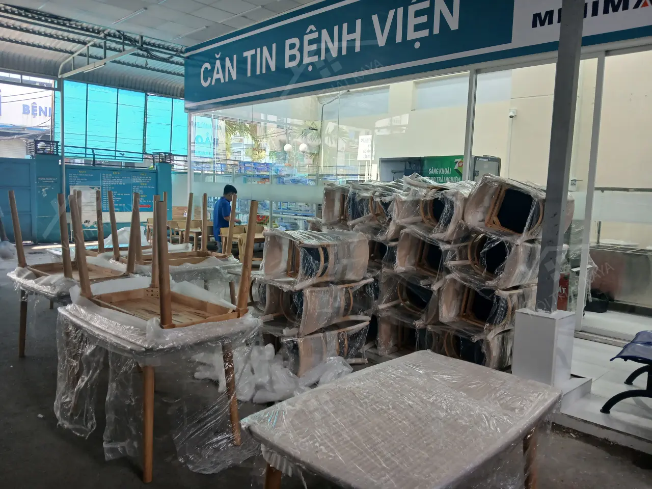 Lắp đặt Bàn Ghế Tại Căn Tin Bệnh Viện 115 (1)