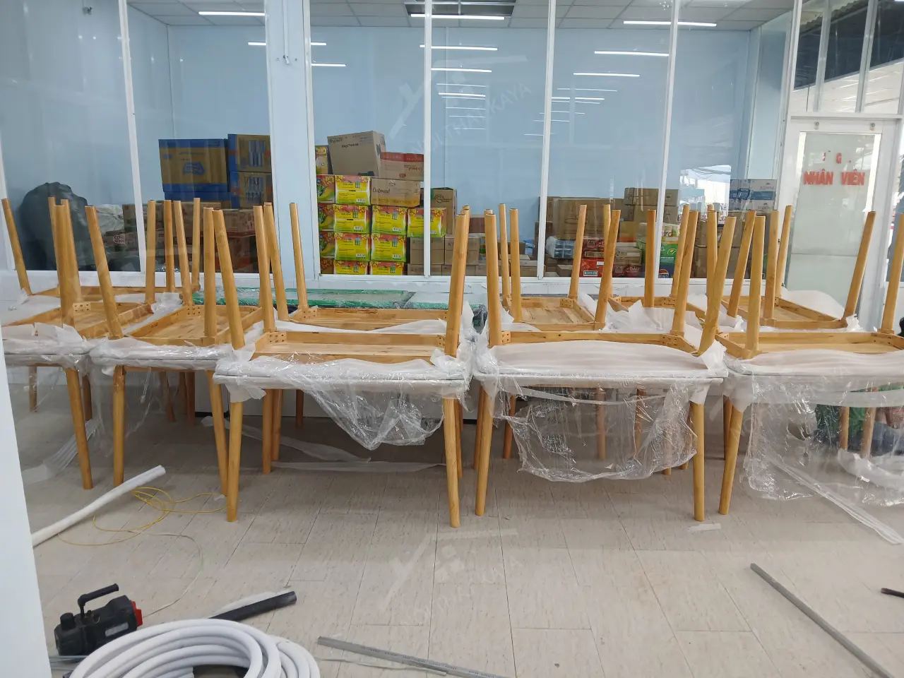 Lắp đặt Bàn Ghế Tại Căn Tin Bệnh Viện 115 (7)