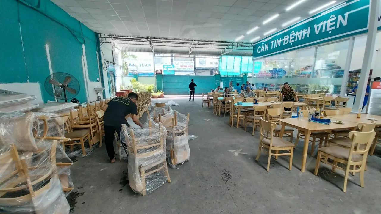 Lắp đặt Bàn Ghế Tại Căn Tin Bệnh Viện 115 (9)